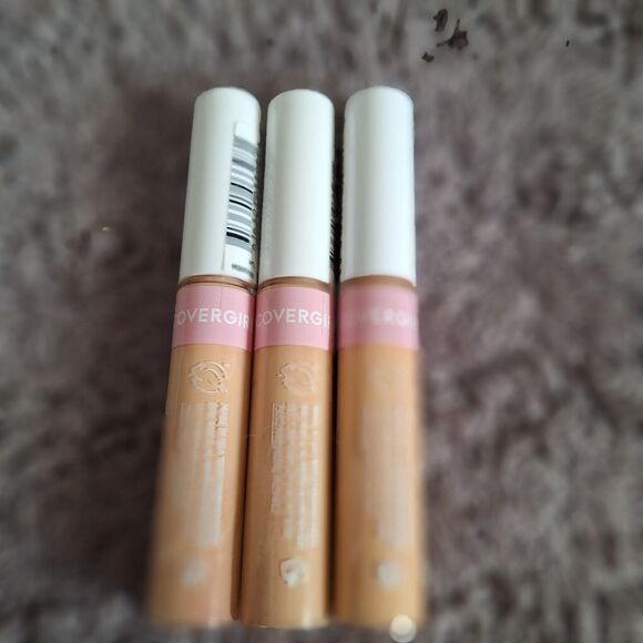 3 Pack Covergirl Clean Fresh Hydrating Concealer‎ #350 Light/Medium - Picture 2 of 3
